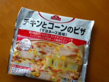 チキンとコーンのピザ 1